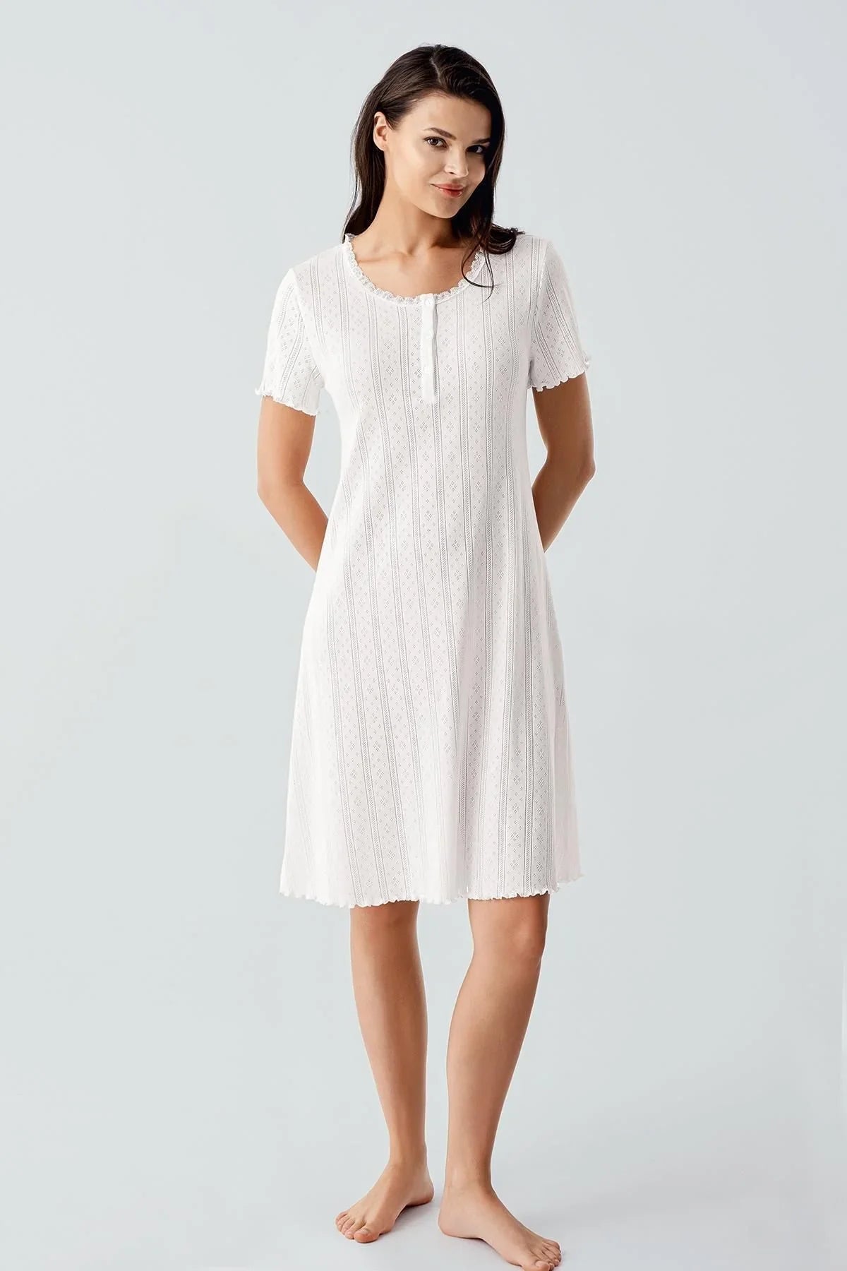 Ajurlu Düğmeli Kısa Kollu Kısa Esnek Pamuklu Gecelik 17109