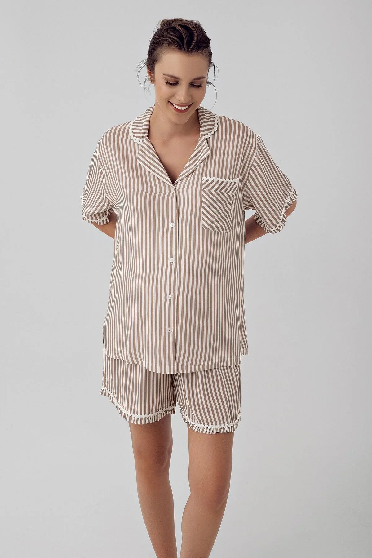 Çizgili Düğmeli Kısa Kollu Esnek Viskoz Şortlu Hamile Pijama Takımı 16204