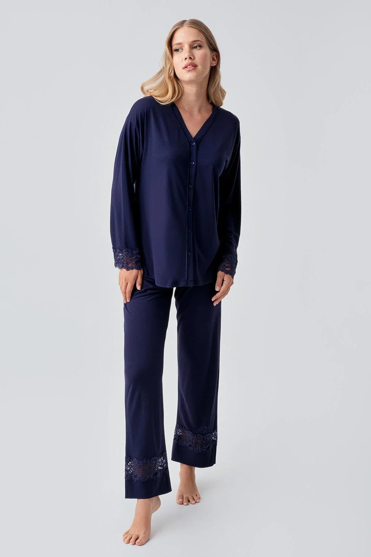 Uzun Kollu Düğmeli Dantelli Esnek Viskoz Pijama Takım 18206