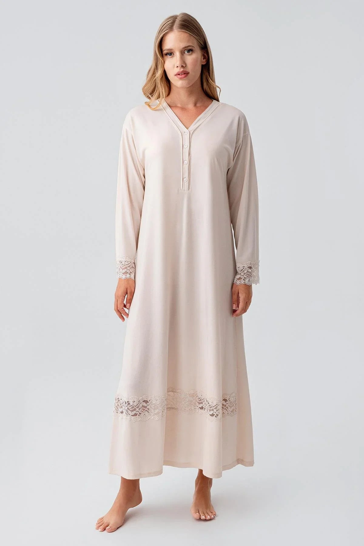 Uzun Kollu Dantelli Düğmeli Esnek Viskoz Gecelik 18106