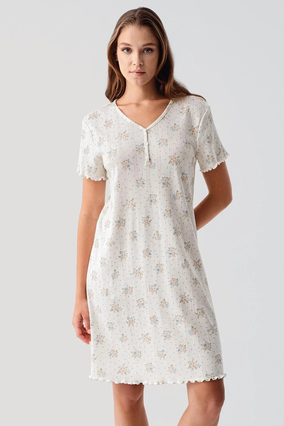 Short-Sleeved Buttoned Floral Pattern Openwork 100% Cotton Nightgown 19102