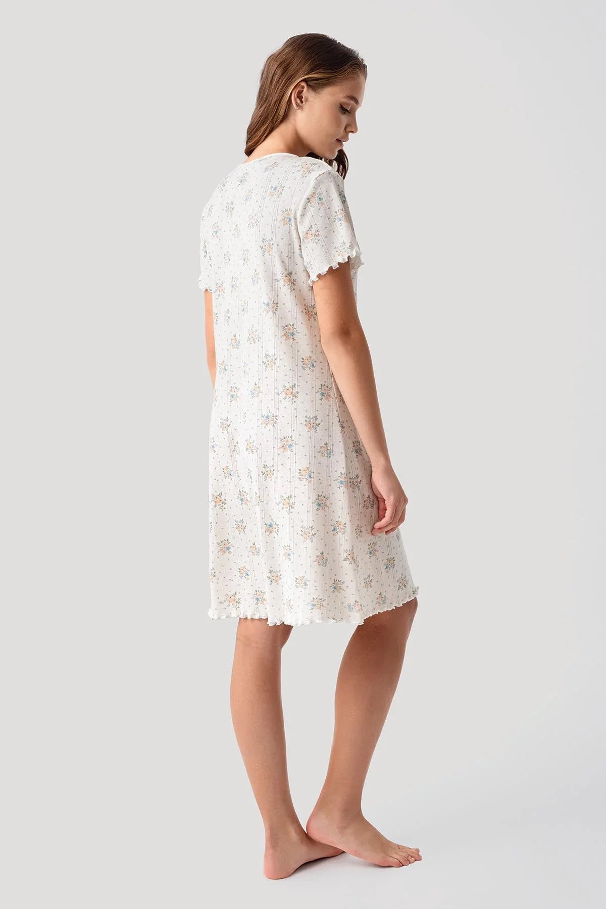Short-Sleeved Buttoned Floral Pattern Openwork 100% Cotton Nightgown 19102