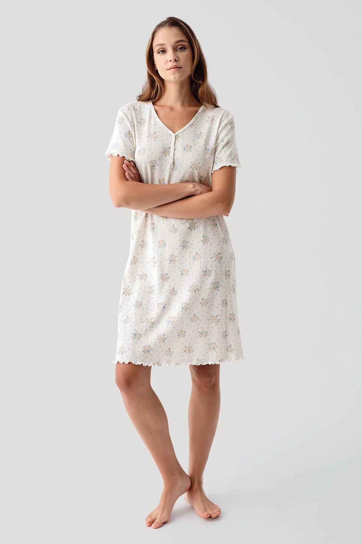 Kısa Kollu Düğmeli Çiçek Desenli Ajurlu %100 Pamuk Gecelik 19102