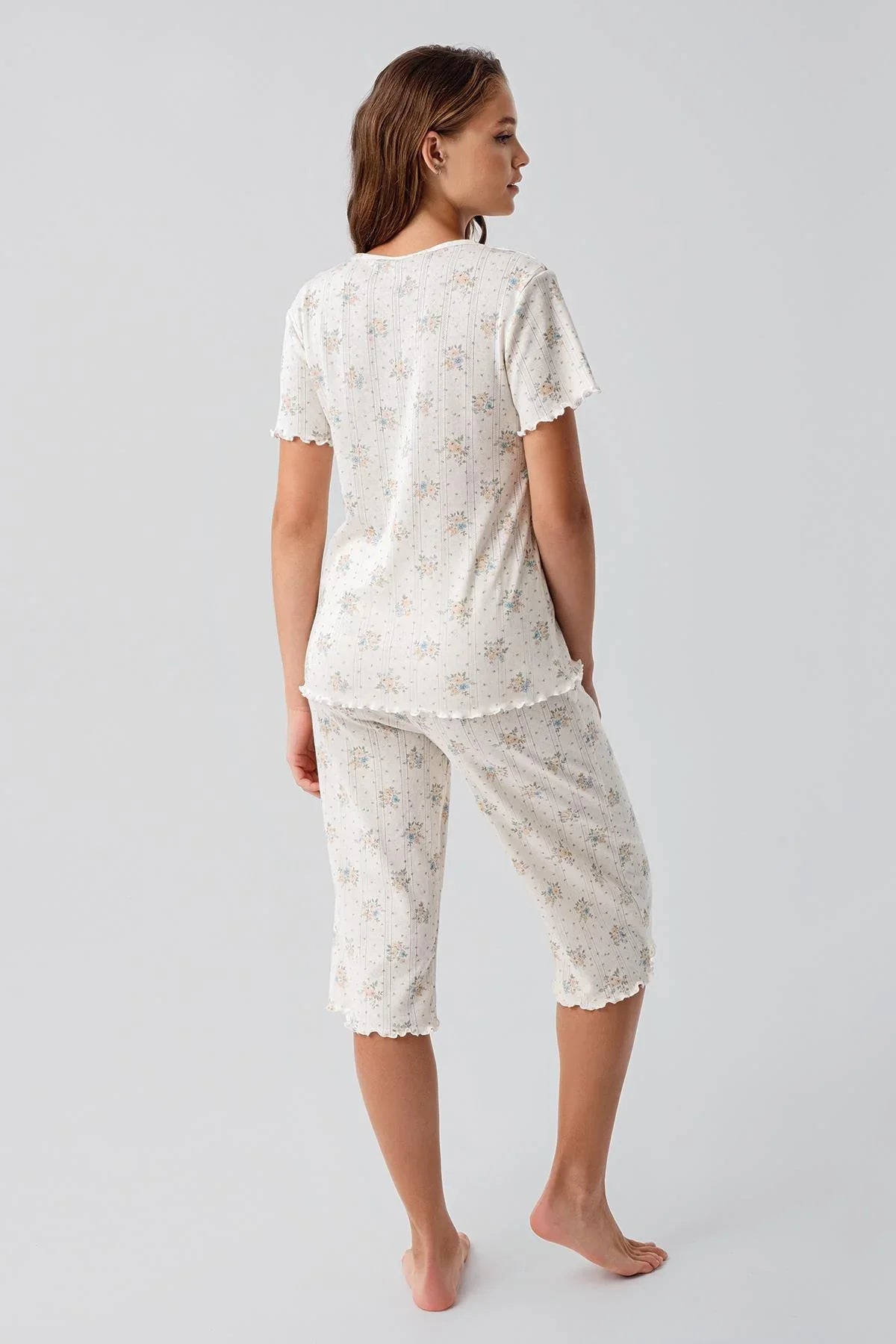 Short-sleeved buttoned floral openwork 100% cotton capri pajama set 19204