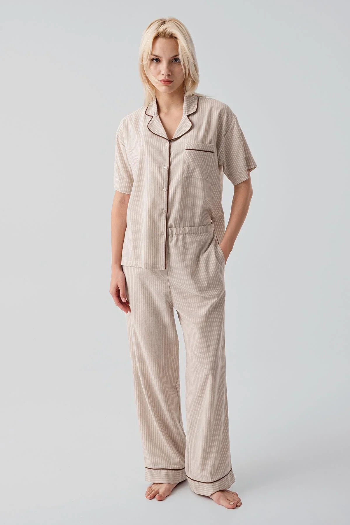 Kısa Kollu Düğmeli Çizgili Dokuma %100 Pamuk Pijama Takım 19208