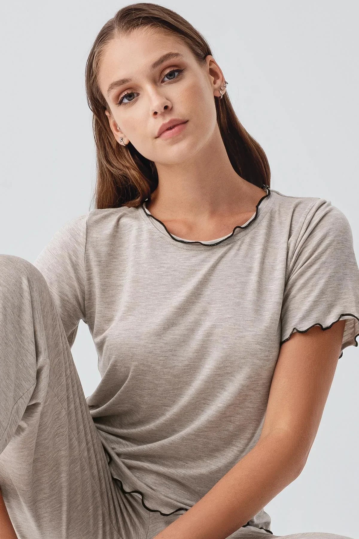 Kısa Kollu Fırfır Detaylı Rahat Esnek Viskoz Pijama Takım 19211 - Artış Collection