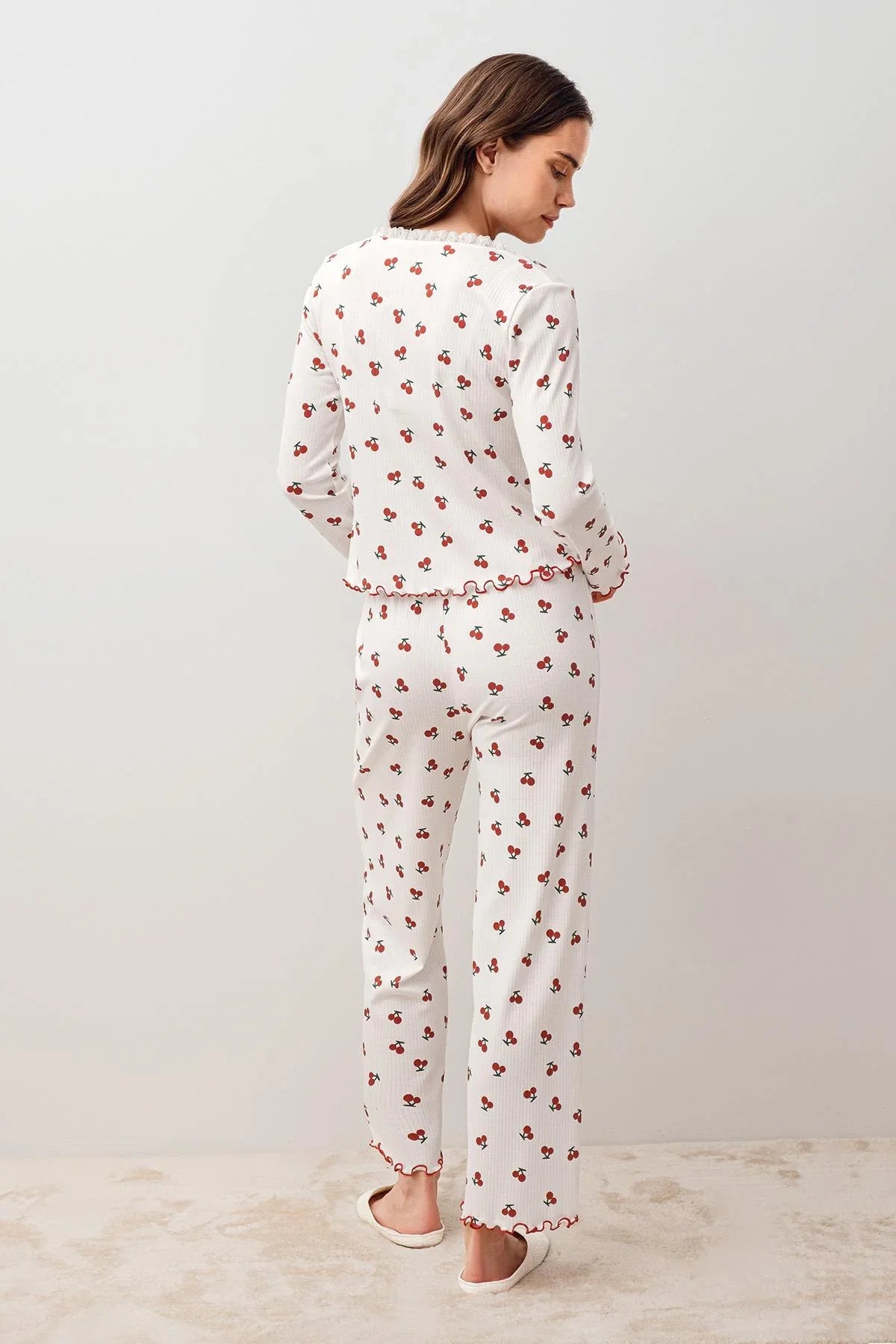 Uzun Kollu Kiraz Desenli %100 Pamuk Pijama Takım 20206 - Artış Collection