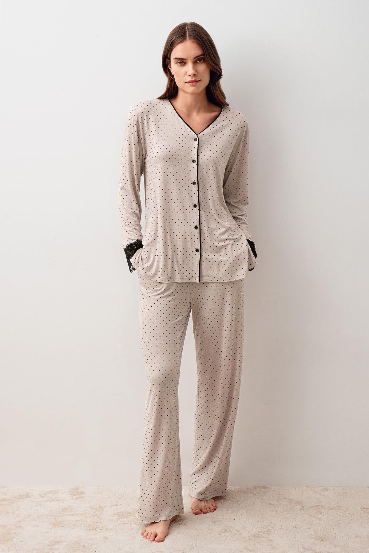 Puantiyeli Düğmeli Dantelli Likralı Viskoz Pijama Takım 20207