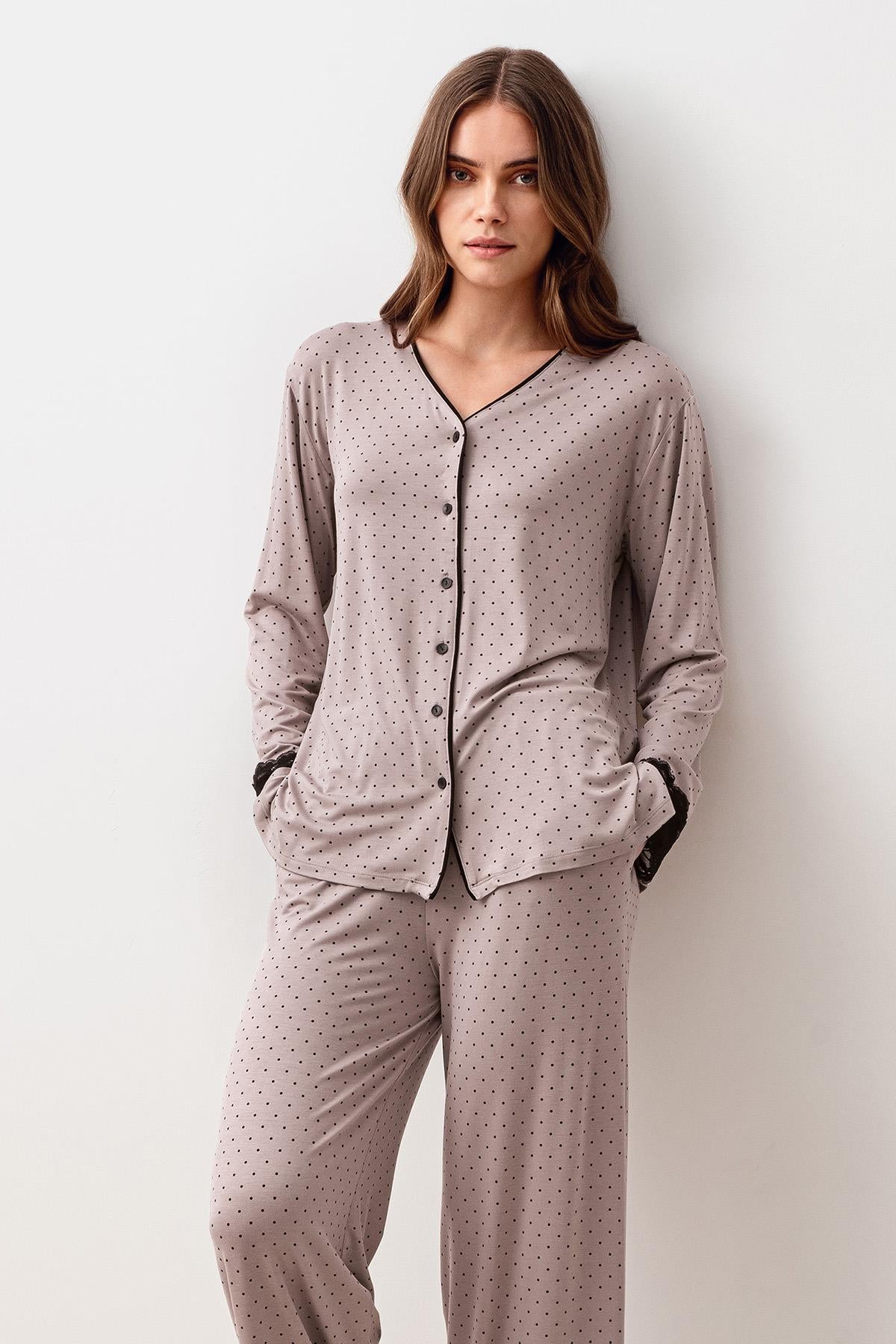 Puantiyeli Düğmeli Dantelli Likralı Viskoz Pijama Takım 20207