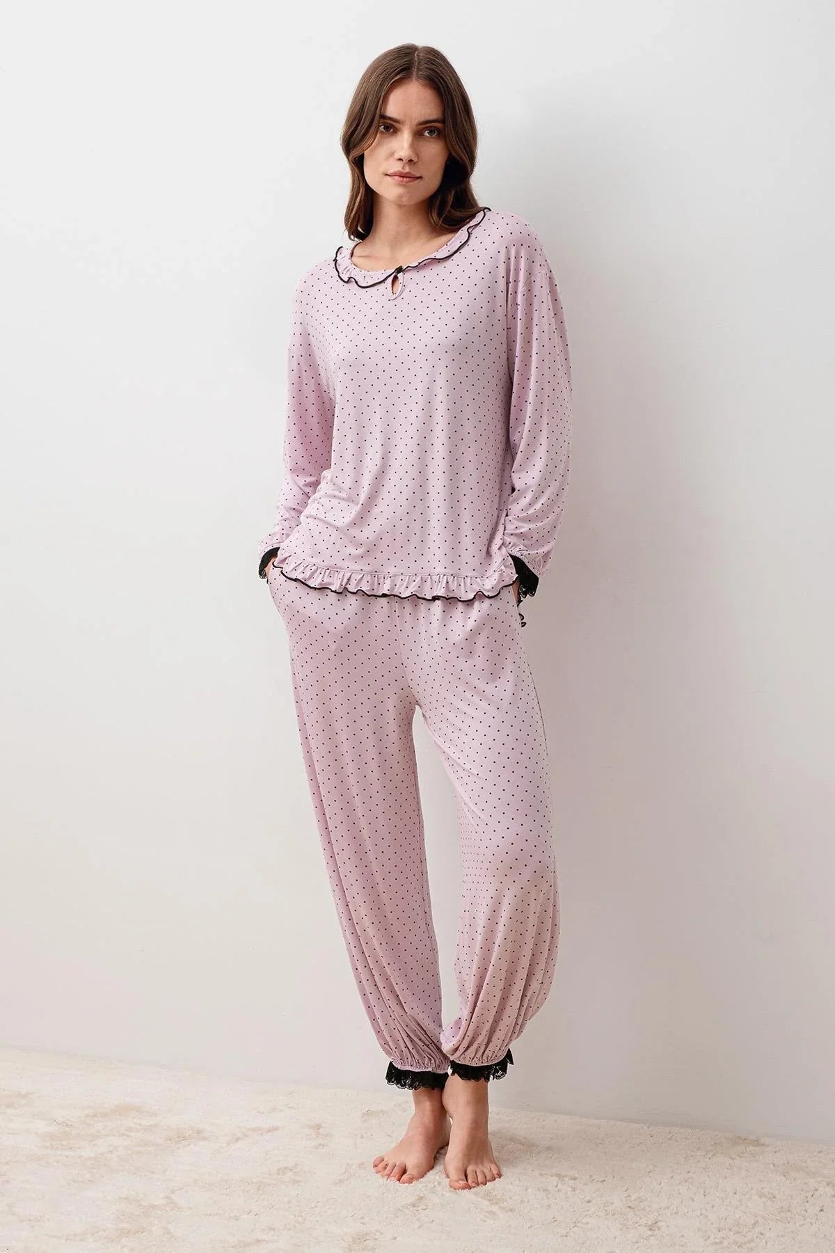 Uzun Kollu Puantiyeli Dantelli Paçası Lastikli Likralı Viskoz Pijama Takım 20208 - Artış Collection