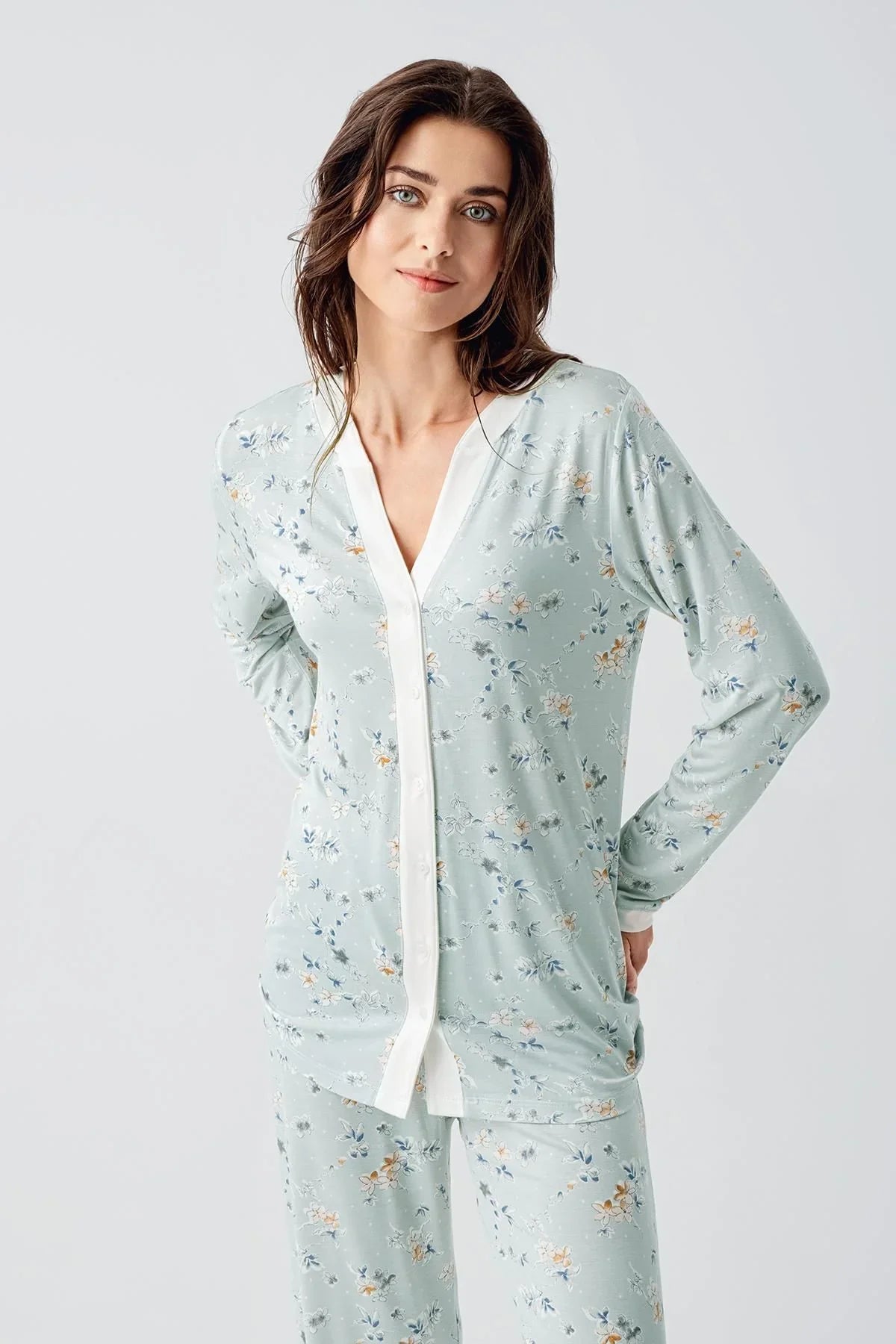 Uzun Kollu Çiçek Desenli Düğmeli Esnek Viskon Pijama Takım 16214 - Artış Collection