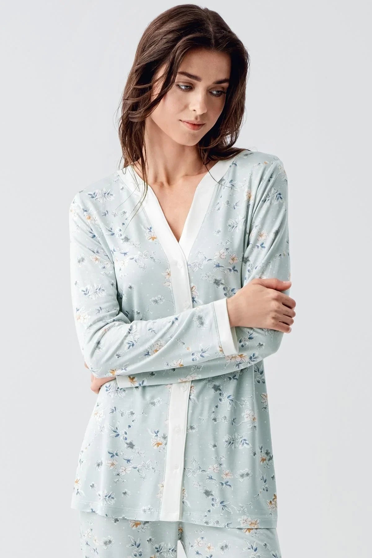 Uzun Kollu Çiçek Desenli Düğmeli Esnek Viskon Pijama Takım 16214 - Artış Collection