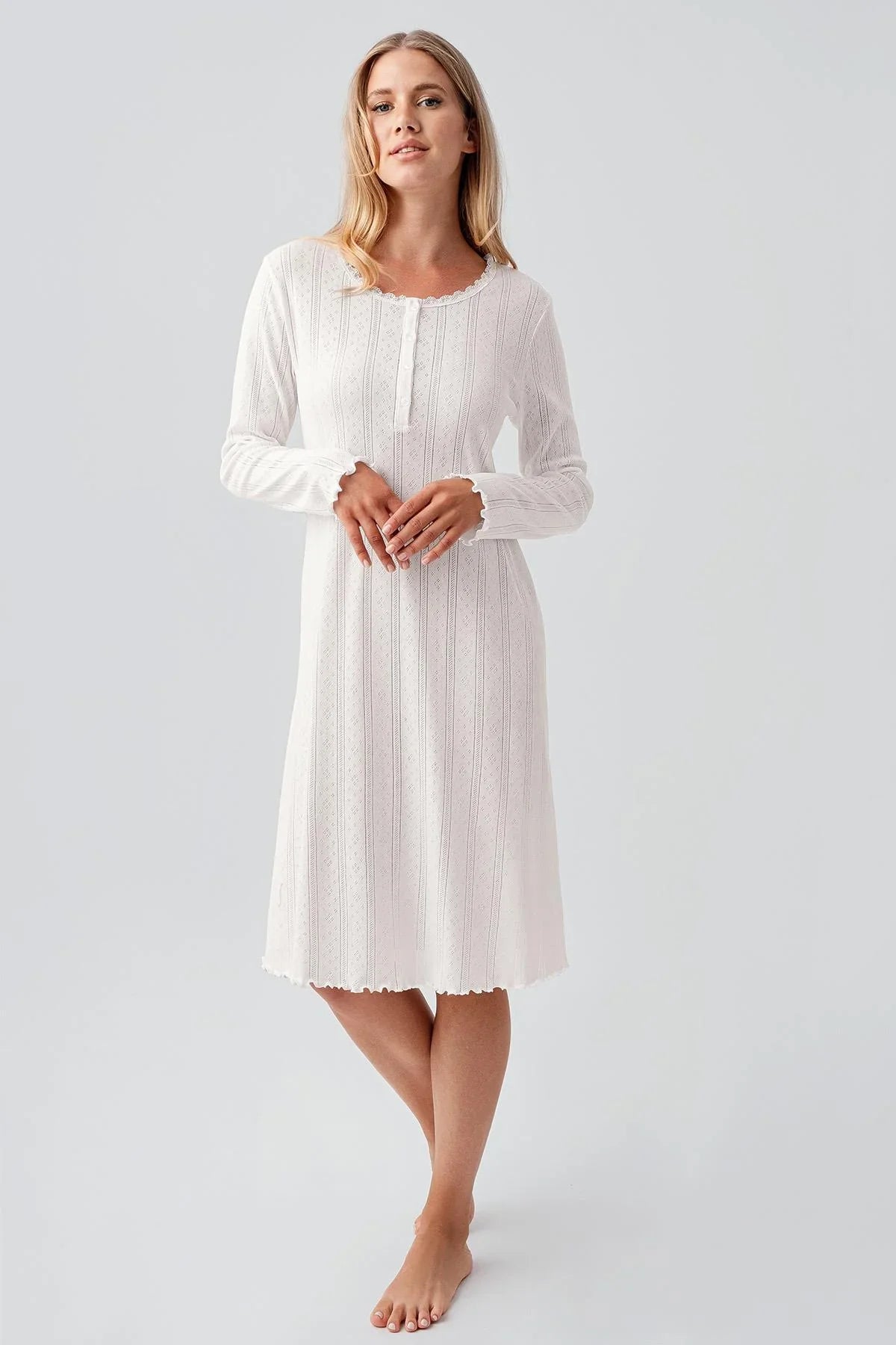 Uzun Kollu Düğmeli Ajurlu Esnek Pamuklu Kısa Gecelik 18107