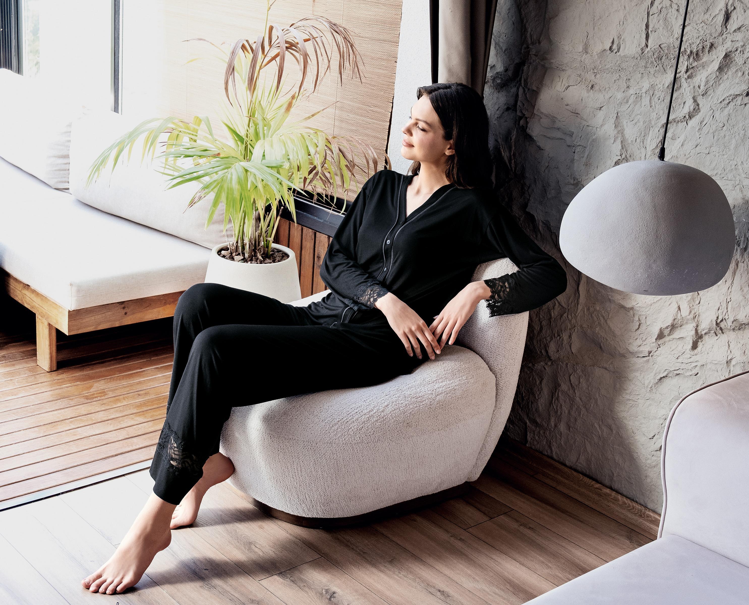 Uzun Kollu Düğmeli Dantelli Esnek Viskoz Pijama Takım 18206 - Artış Collection