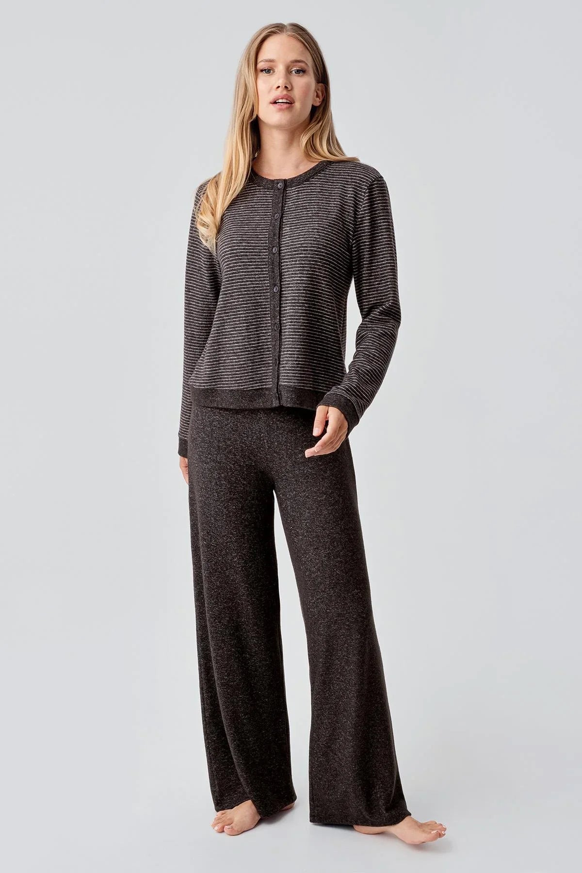 Uzun Kollu Düğmeli Esnek Yumuşak Dokulu Viskoz Pijama Takım 18204
