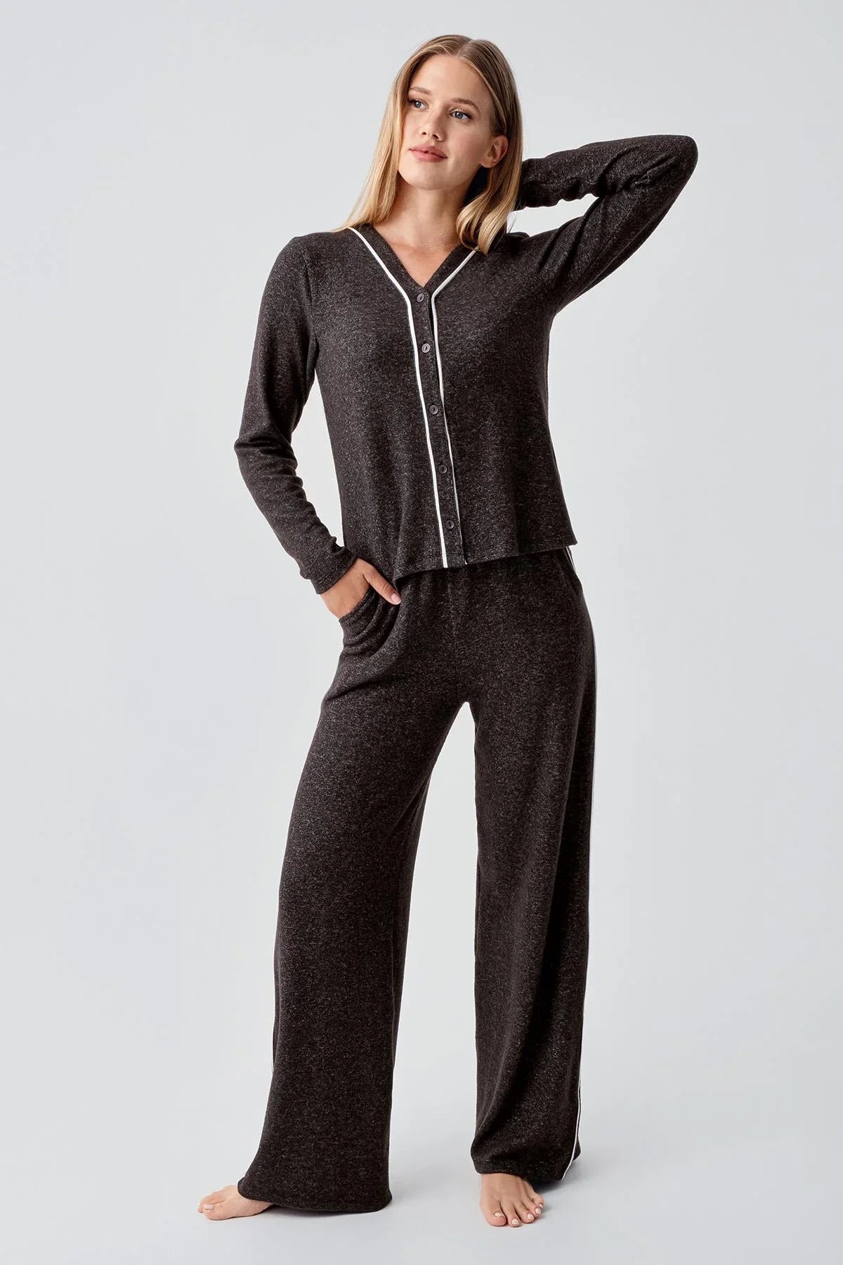 Uzun Kollu Düğmeli Esnek Yumuşak Dokulu Viskoz Pijama Takım 18205