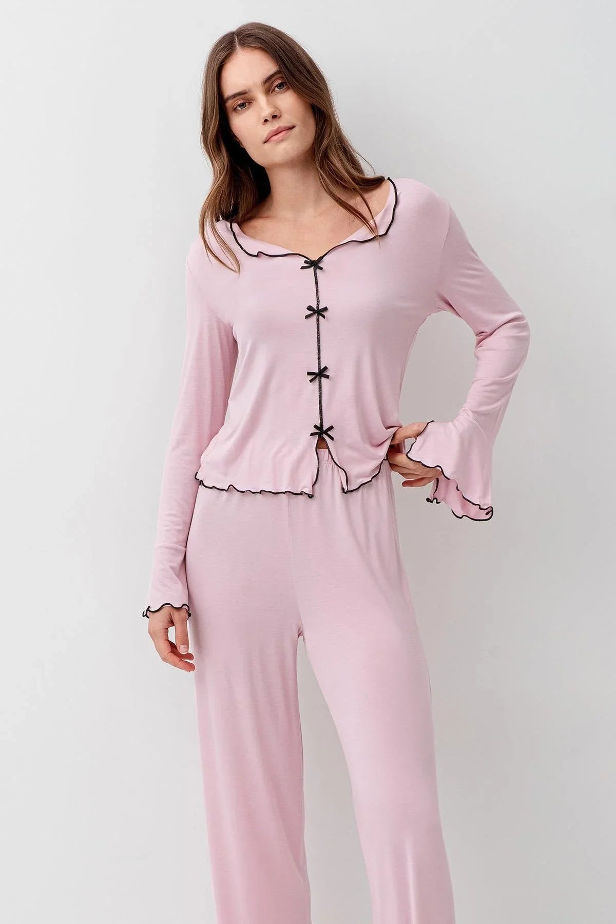 Uzun Kollu Kurdele Fiyonk Detaylı Esnek Likralı Viskoz Soft Pijama Takım 18208 - Artış Collection