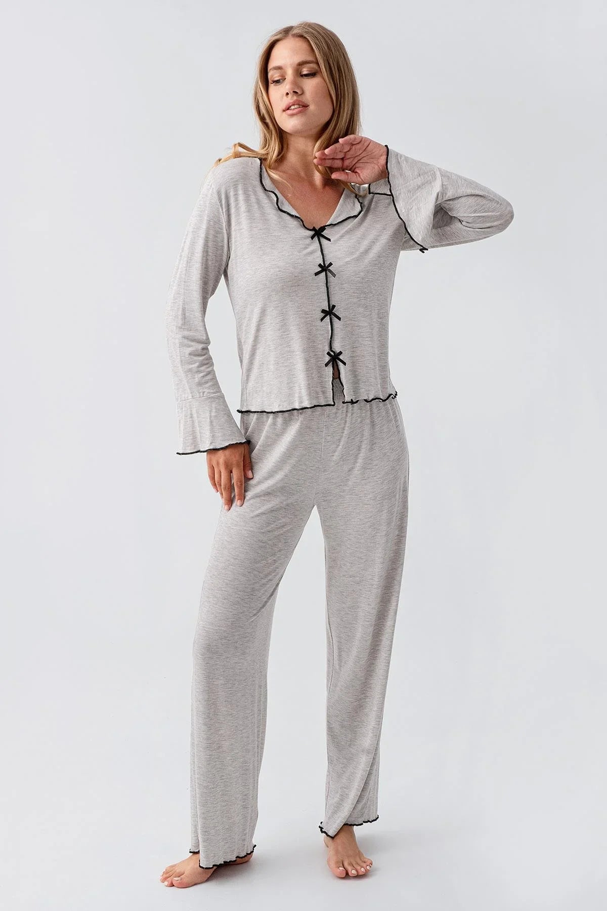 Uzun Kollu Kurdele Fiyonk Detaylı Esnek Likralı Viskoz Soft Pijama Takım 18208
