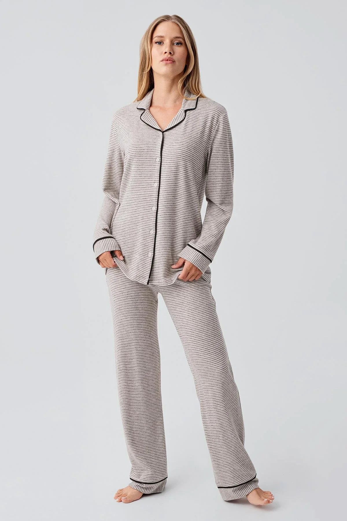 Uzun Kollu Düğmeli Esnek Yumuşak Dokulu Viskoz Pijama Takım 18217