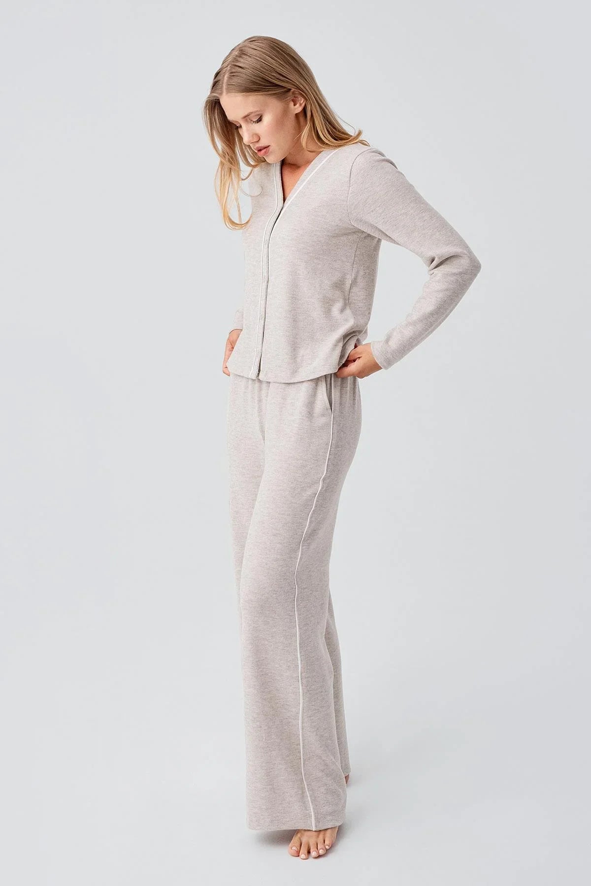 Uzun Kollu Düğmeli Esnek Yumuşak Dokulu Viskoz Pijama Takım 18205