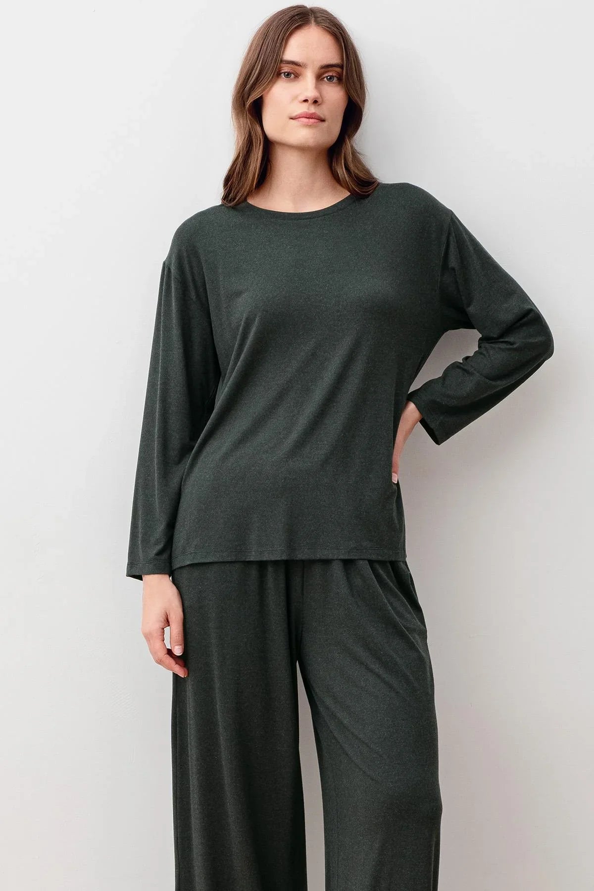 Uzun Kollu Yumuşak Dokulu Esnek Viskoz Pijama Takım 20202