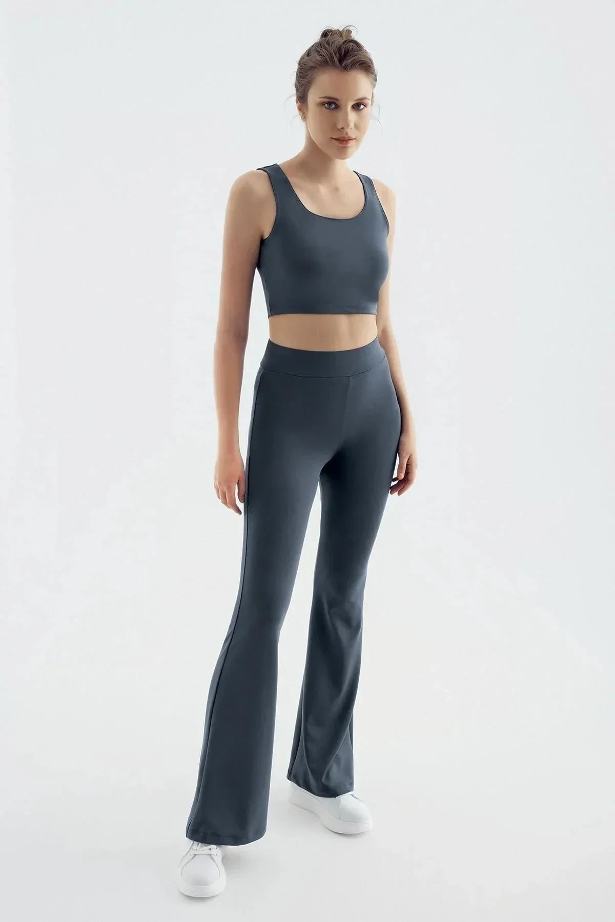 Evde Spor Yaparken Ne Giyilir? Artış Active ile Esnek ve Pamuklu Modeller