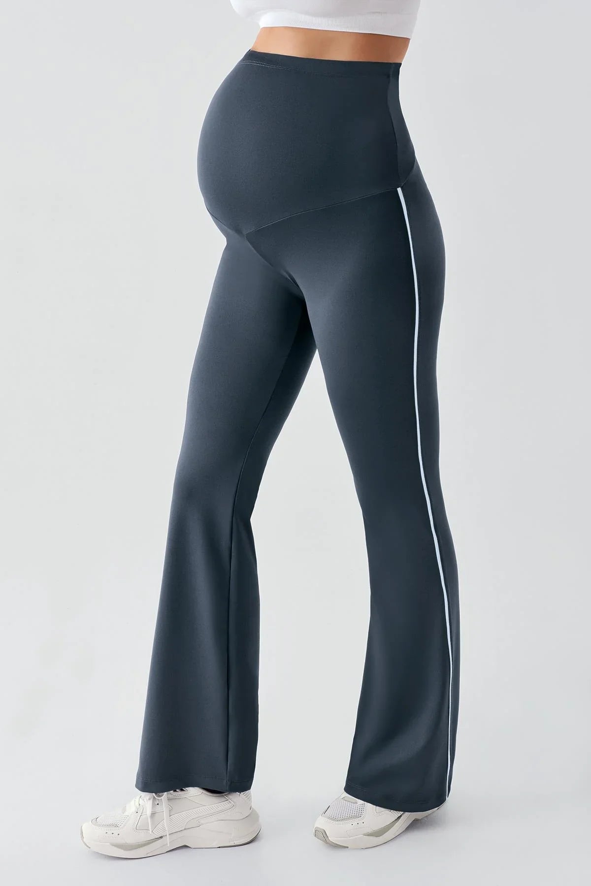High-waisted flared maternity leggings with side stripe from Artış Collection
