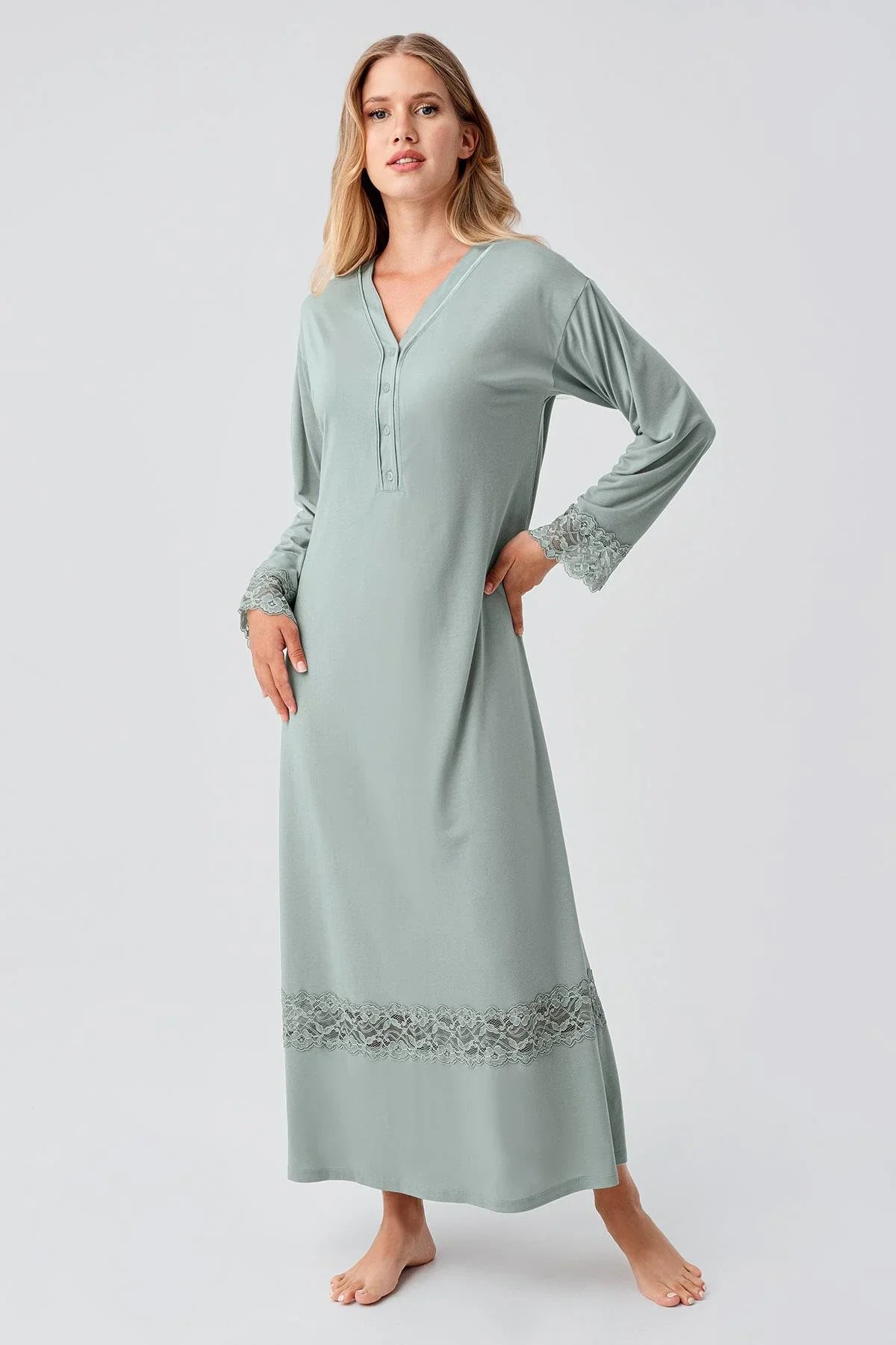 Uzun Kollu Dantelli Düğmeli Esnek Viskoz Gecelik 18106