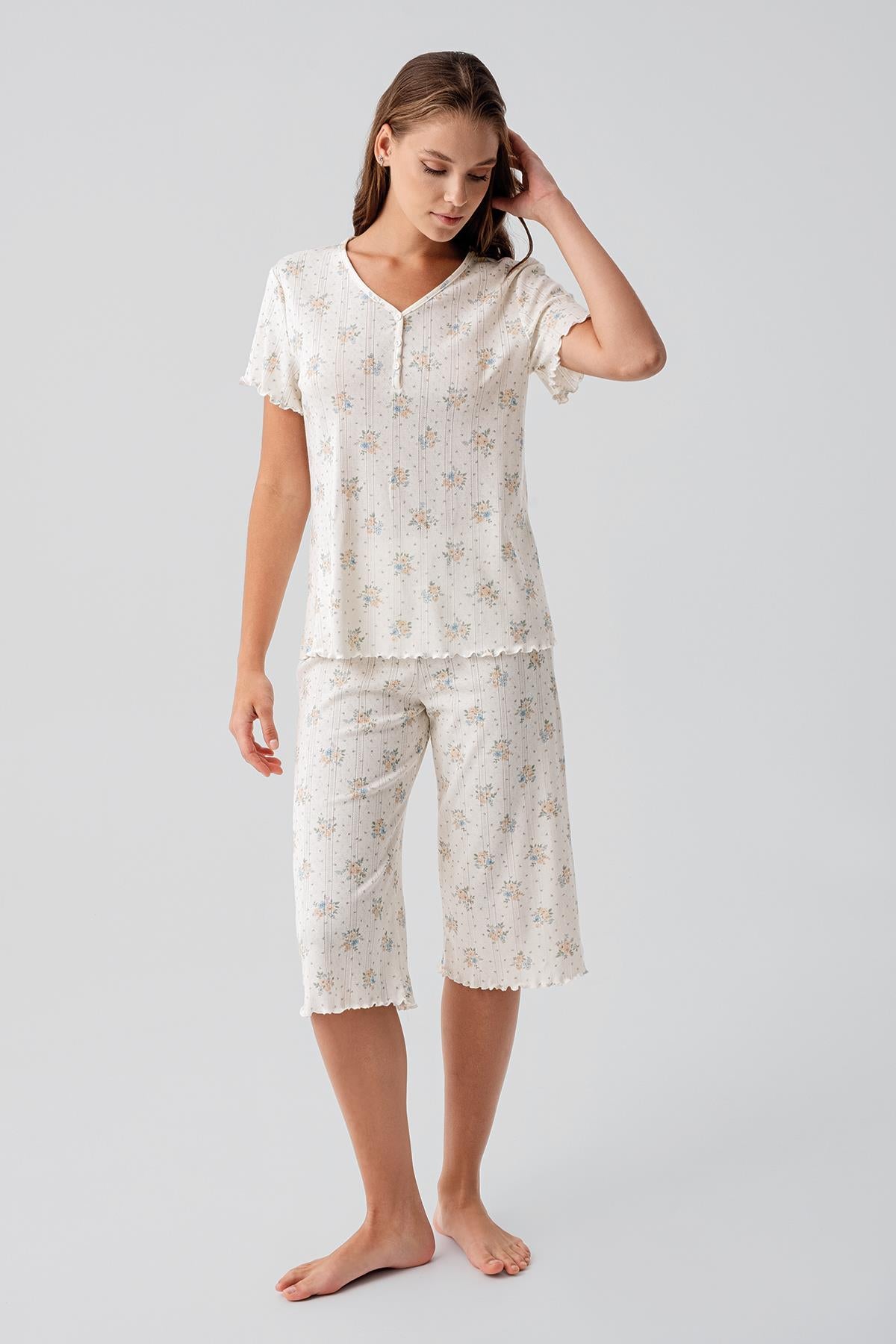 Kısa Kollu Düğmeli Çiçek Desenli Ajurlu %100 Pamuk Kapri Pijama Takım 19204
