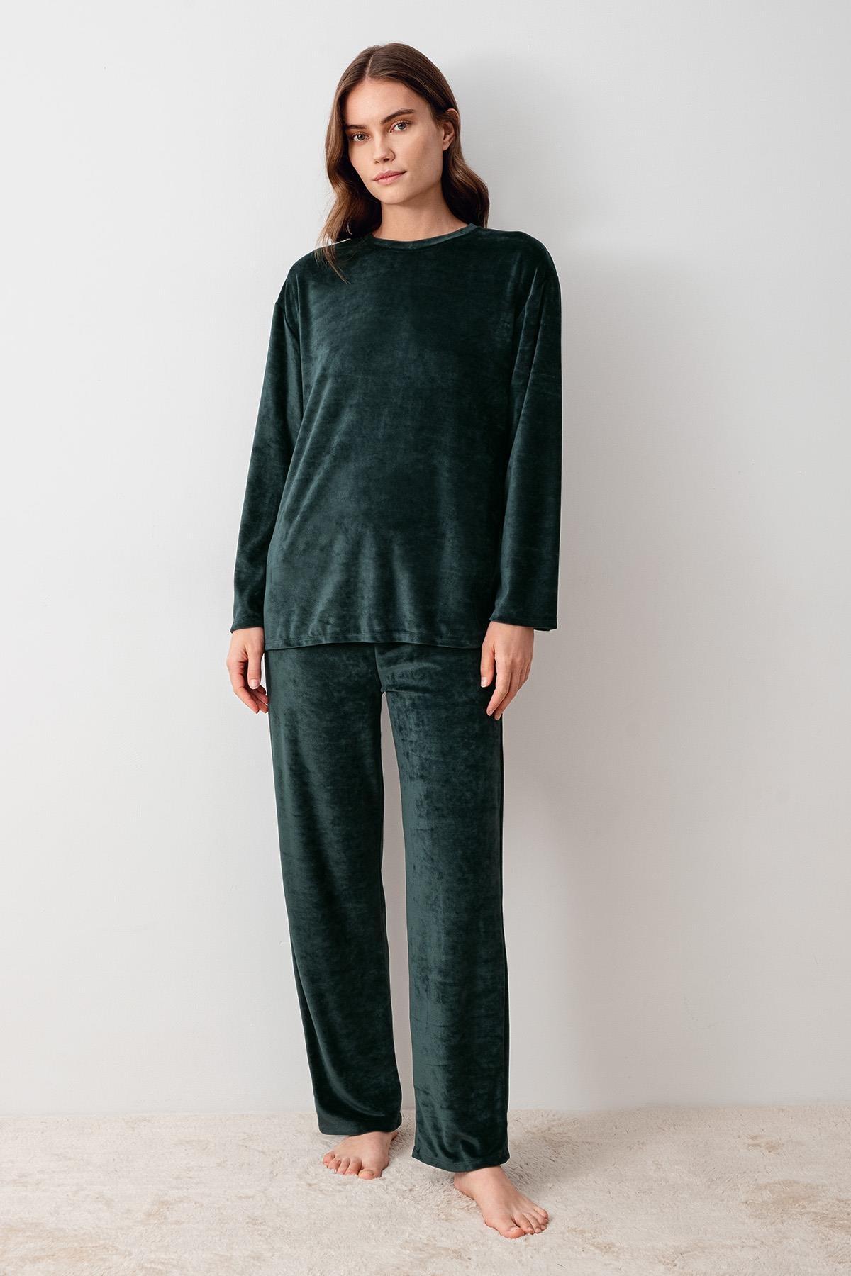 Uzun Kollu Esnek Yumuşak Viskoz Kadife Pijama Takım 20201