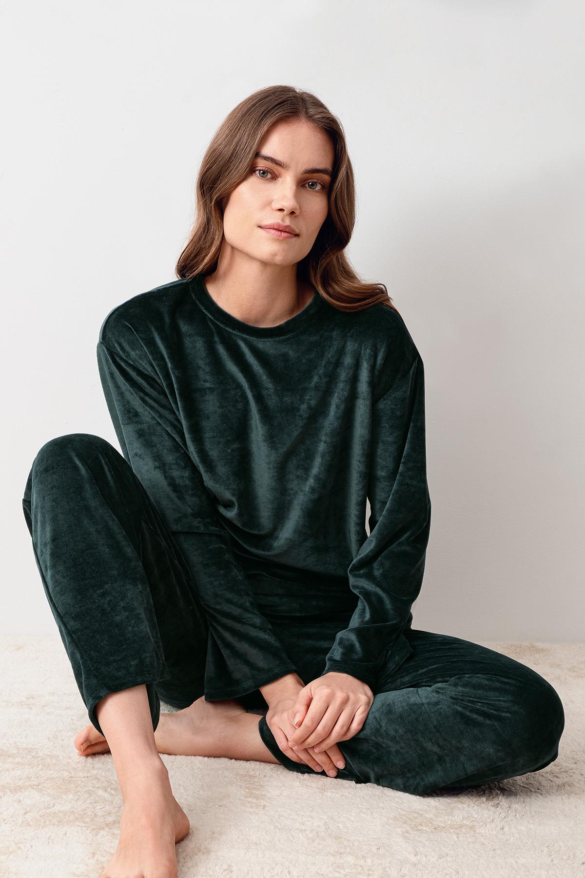 Uzun Kollu Esnek Yumuşak Viskoz Kadife Pijama Takım 20201