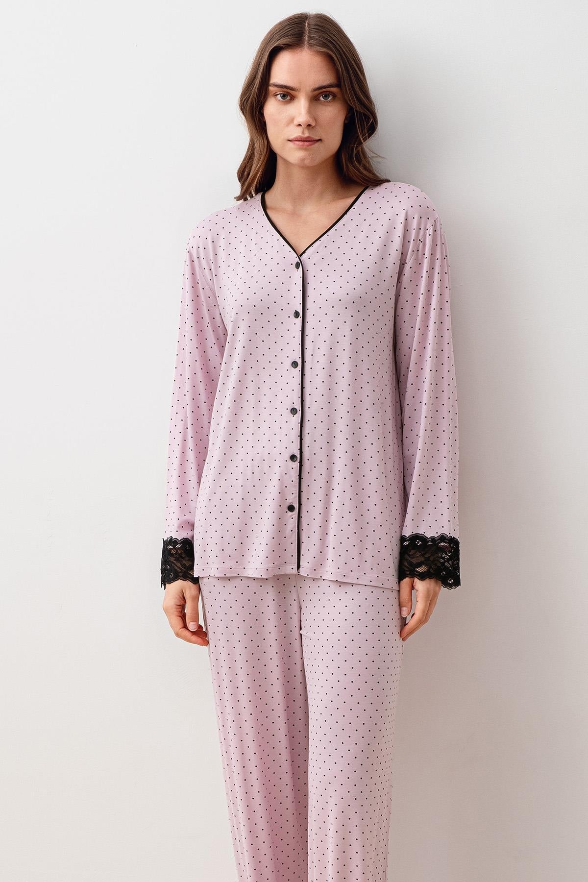 Puantiyeli Düğmeli Dantelli Likralı Viskoz Pijama Takım 20207