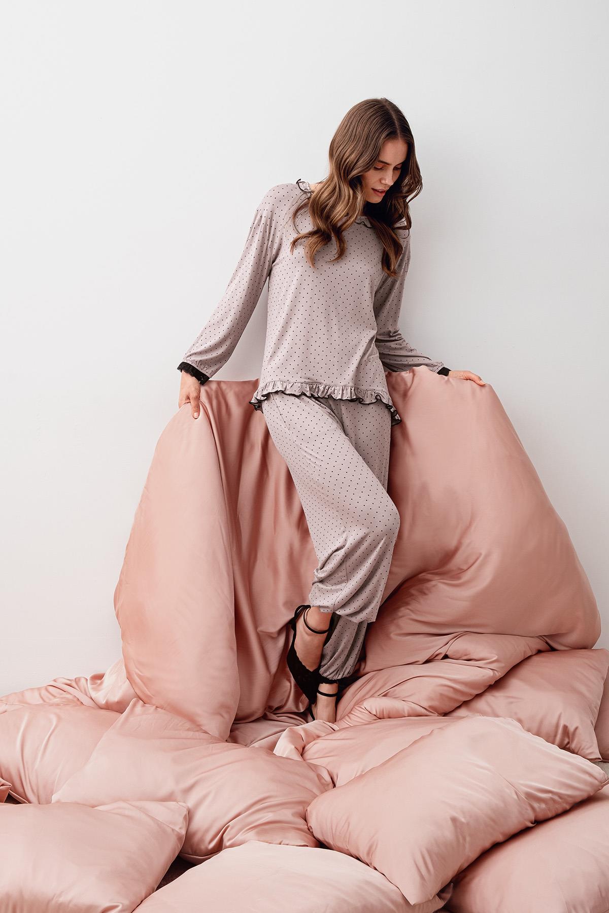 Uzun Kollu Puantiyeli Dantelli Paçası Lastikli Likralı Viskoz Pijama Takım 20208