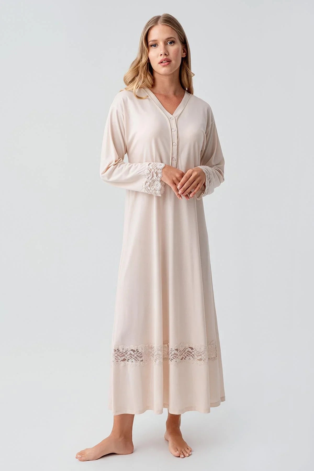 Uzun Kollu Dantelli Düğmeli Esnek Viskoz Gecelik 18106
