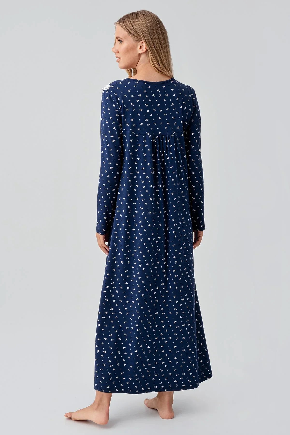 Uzun Kollu Desenli Düğmeli Esnek Pamuklu Gecelik 18101