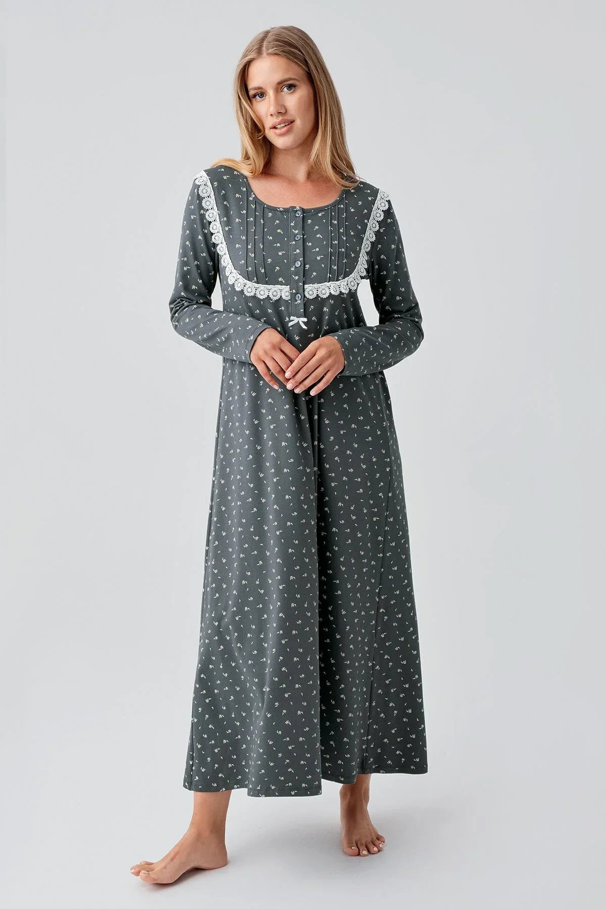 Uzun Kollu Desenli Düğmeli Esnek Pamuklu Gecelik 18101