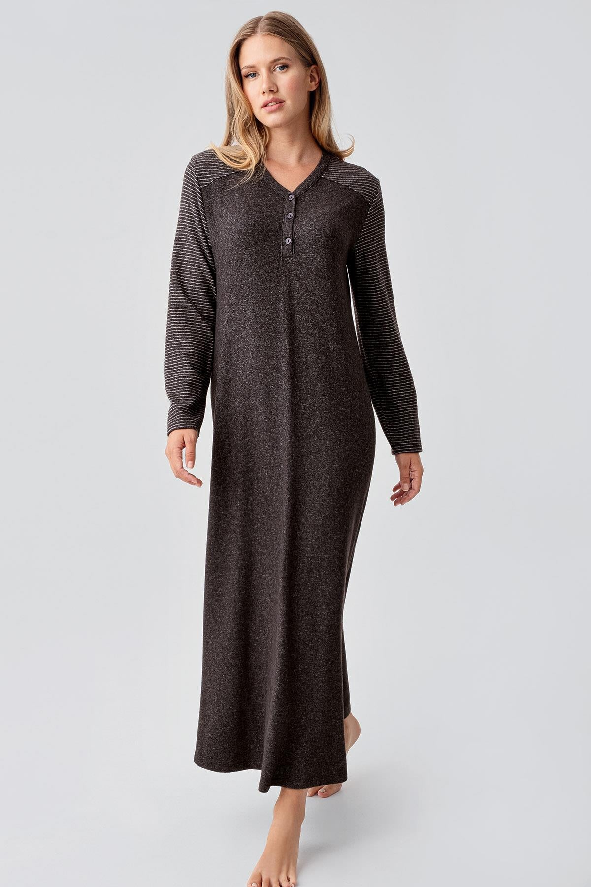 Uzun Kollu Düğmeli Esnek Yumuşak Dokulu Viskoz Gecelik 18103